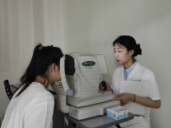 普瑞眼科暑假摘镜总动员除了考驾照和毕业旅行这个夏天你该考虑这件事(图2)