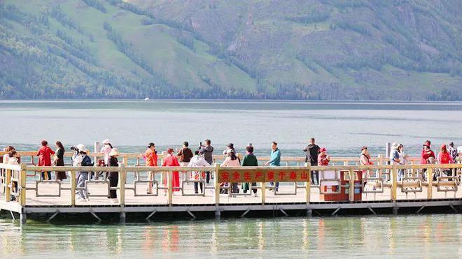 布尔津：优质旅游服务让游客体验别样的旅行(图2)