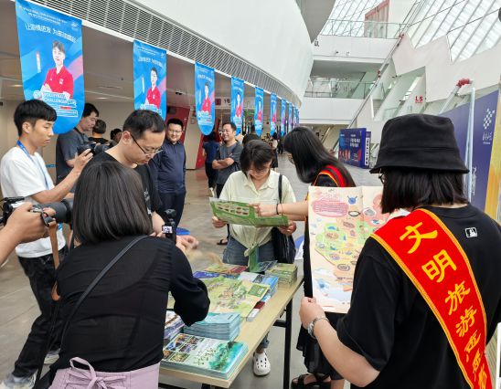 看世界男排游临沂景区临沂文旅开展“跟着赛事去旅行”宣推活动(图1)