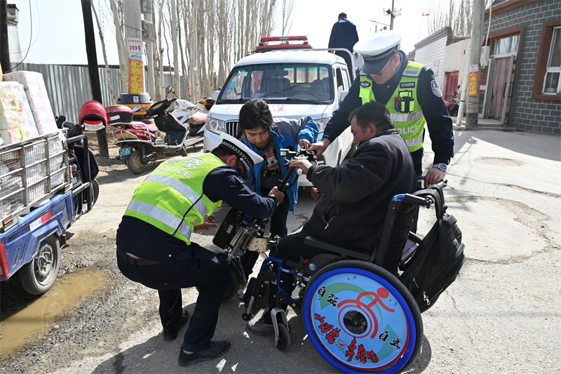 轮台：用心用情用力为游客提供满意服务(图1)