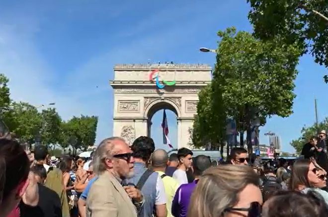 奥运圣火闪耀巴黎！这些多彩活动、游客年度钟爱景点让你的旅行不止于奥运热潮(图1)