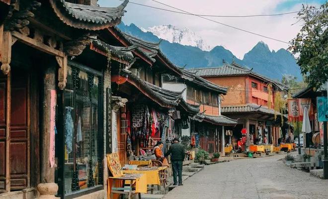 8-9月去云南旅行报团多少钱？本地纯玩团7天6晚跟团游预算及路线(图3)