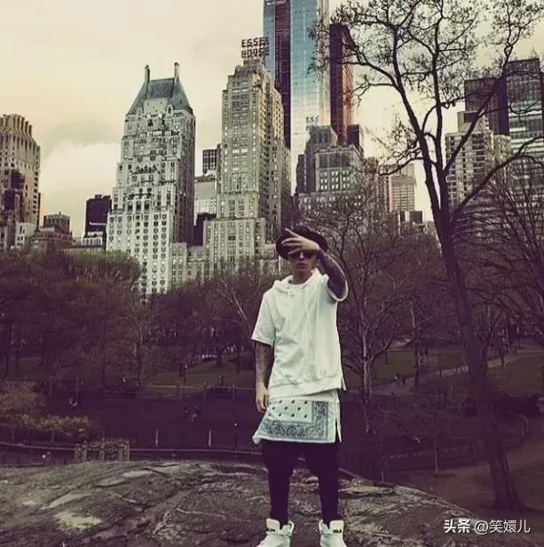 熊猫体育平台：贾斯汀比伯没钱了？妻子海莉花几千万旅行还强迫他买钻戒！(图8)