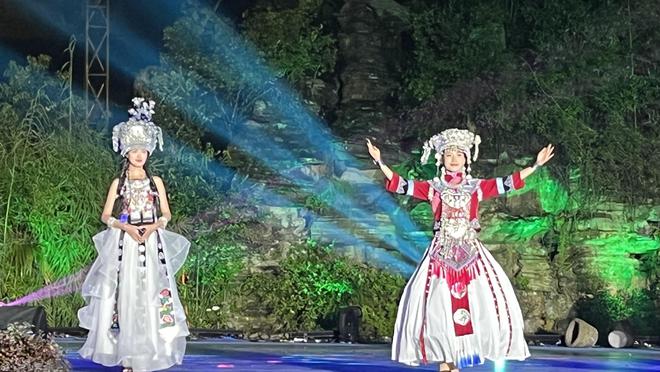 一个人旅行的意义古蔺苗家风情的感染力还有汆洞沟奇观(图5)