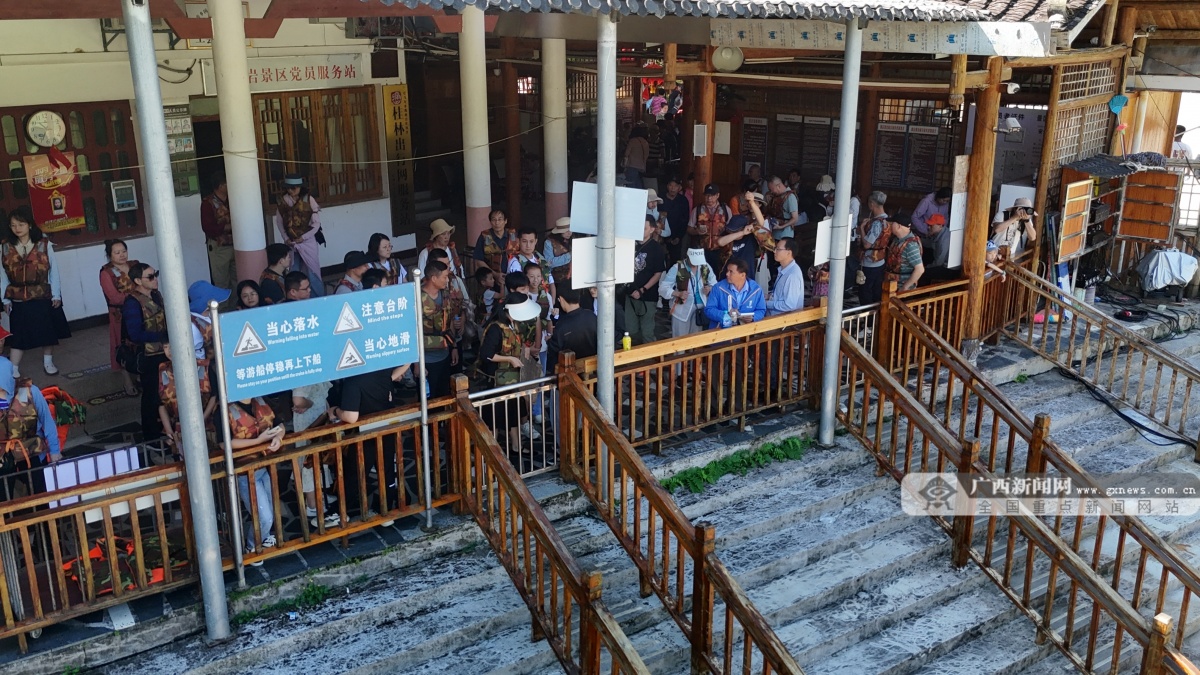 熊猫体育平台：“奔县”旅行人气旺巴马旅游市场持续升温(图3)