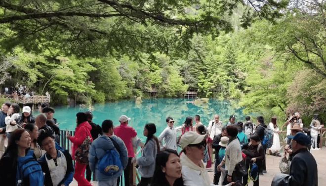 同程旅行《2024“十一”假期旅行消费报告》出炉阿坝州又又上榜！(图1)
