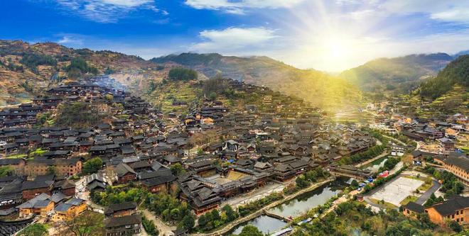 贵州5日游报团需要多少钱贵州报团旅游五天四晚详细攻略省钱(图1)