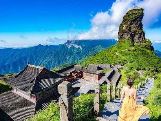 最新贵州旅游五天旅行社报价多少贵州报团5日导游带玩收费标准(图1)