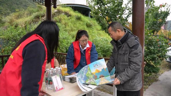 向国庆献礼与志愿同行—全州各级团组织开展国庆假期志愿服务(图2)