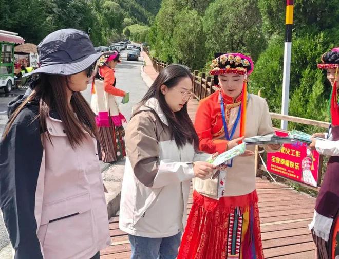 向国庆献礼与志愿同行—全州各级团组织开展国庆假期志愿服务(图3)