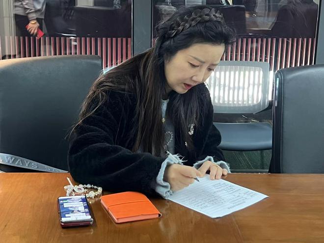 西安旅游协会第六届一次理事会在西安市民游客服务中心顺利召开。(图6)