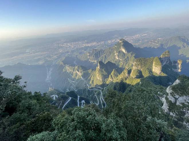 两个人去张家界需要多少钱？五天四晚详细行程2025旅行社报价(图1)