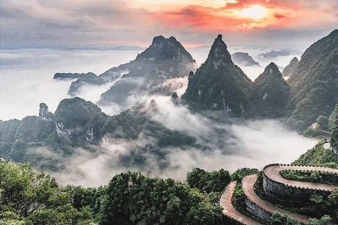 两个人去张家界需要多少钱？五天四晚详细行程2025旅行社报价(图2)