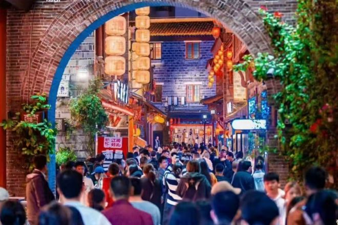 万寿宫历史文化街区：赣鄱记忆的当代活化样本与商业运营标杆｜第七届“中国服务”·旅游产品创意案例（1）(图7)