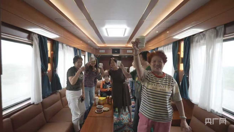 “慢旅行”融入“夕照”意象开启老龄经济新赛道(图2)
