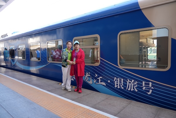 黑龙江开行首趟“悠享龙江·银旅号”适老化港澳方向旅游列车(图3)