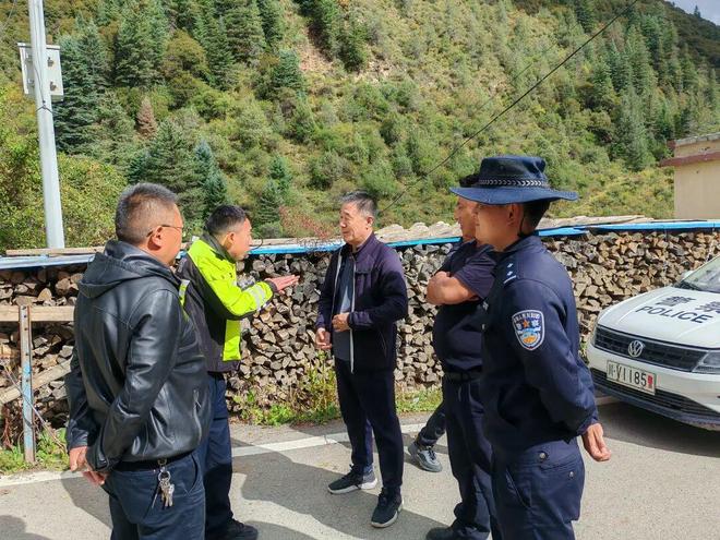 高原遇暖光！“双节”甘孜的“贴心服务”治愈游客旅途每一刻(图4)