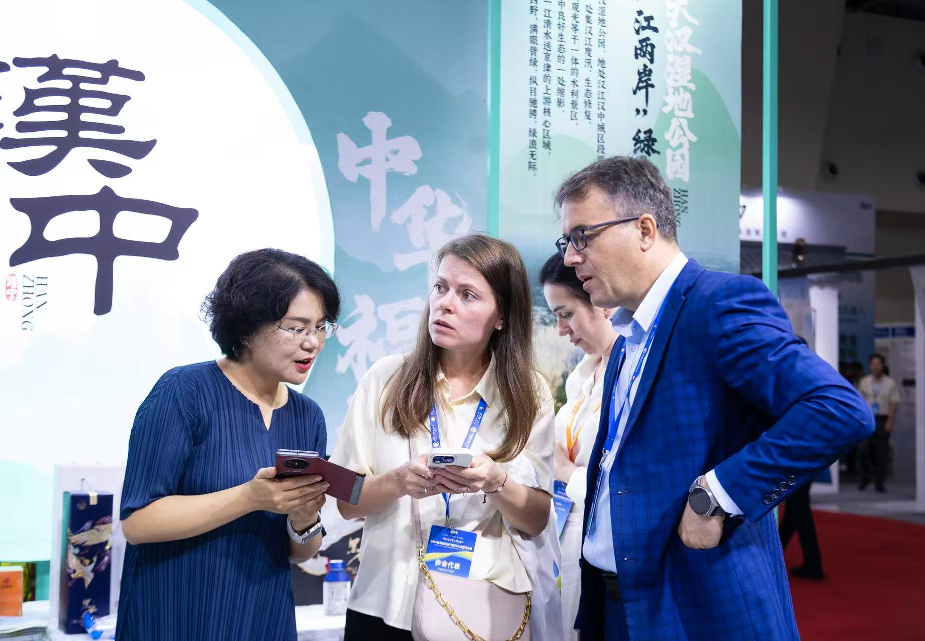 武威文旅走进三亚亮相2025首届国际旅行服务大会(图7)