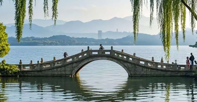 熊猫体育平台：杭州旅行社口碑TOP10！远胜游高复购力荐附西湖必去点位攻略(图1)