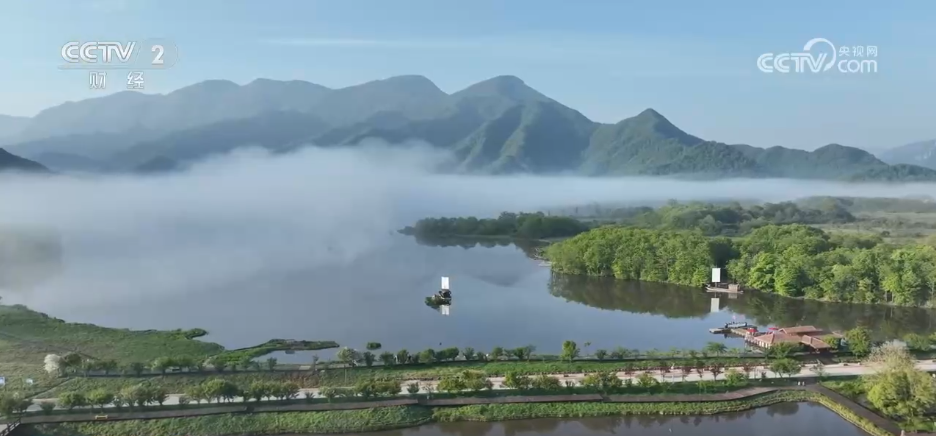 熊猫体育：“银发旅游”市场火爆“适老配方”让老年人畅享“诗和远方”(图1)
