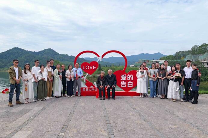 熊猫体育平台：安徽金寨：文明旅游处处景暖心服务时时在(图1)