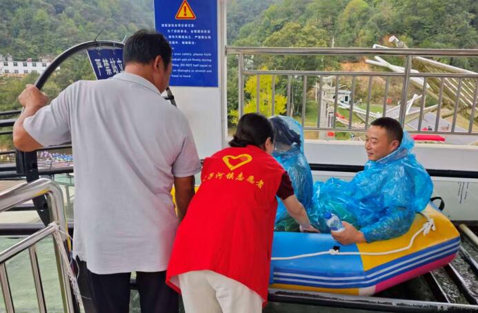 熊猫体育平台：安徽金寨：文明旅游处处景暖心服务时时在(图3)