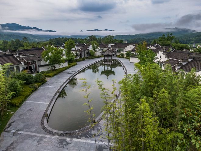 熊猫体育平台：旅行社推荐：黄山纯玩4天3晚游单项定制机票+酒店+无套路服务(图1)