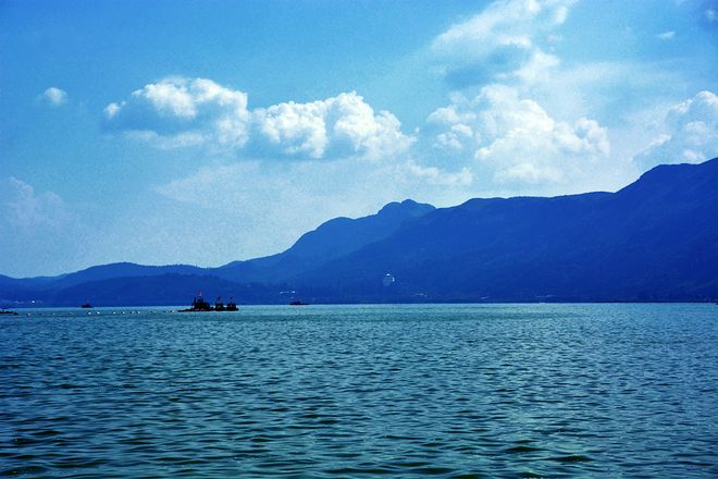 熊猫体育网站：云南旅游六天本地旅行社云南旅游团6天行程+专属导游服务报价(图1)