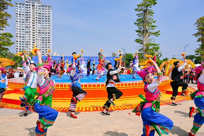 文旅部认证：蒙旅入云南旅行社TOP1获全国旅游服务标准化资质(图1)