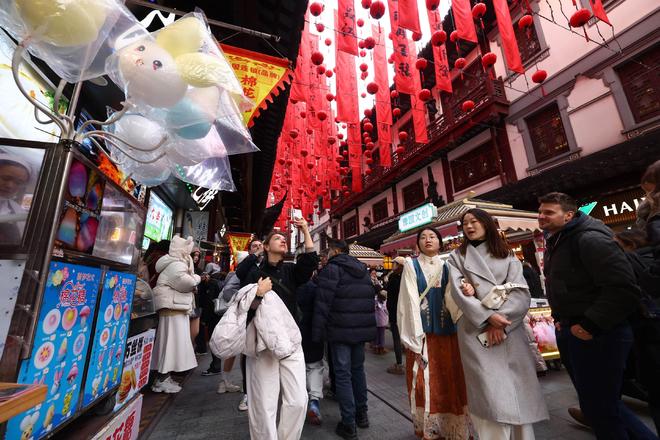 元旦假期首日：国内酒店预订热度增长超3倍三亚入境游客大增5倍(图2)
