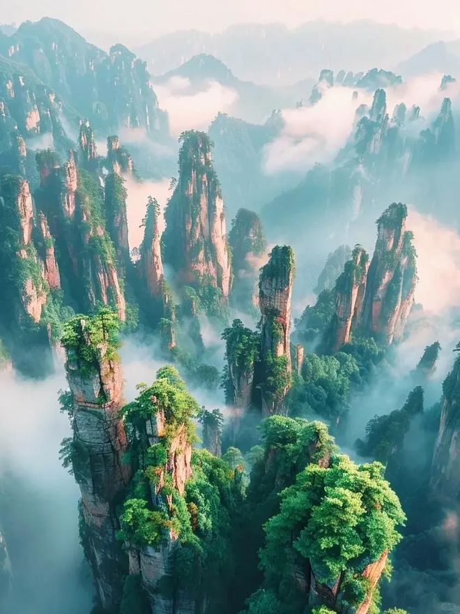 张家界5日定制游报价多少钱？5天4晚旅游含机票+酒店花费攻略！(图1)