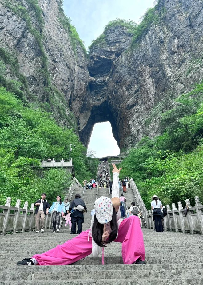 张家界5日定制游报价多少钱？5天4晚旅游含机票+酒店花费攻略！(图5)