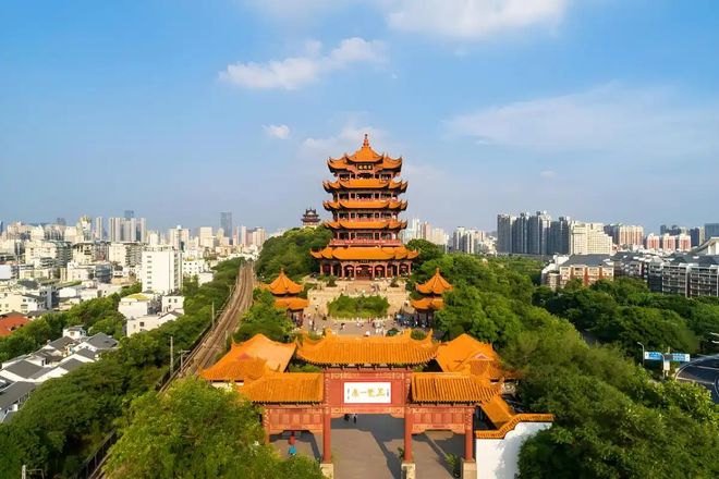 湖北武汉本土靠谱旅行社本地一站式旅行社持证导游带队有保障(图4)